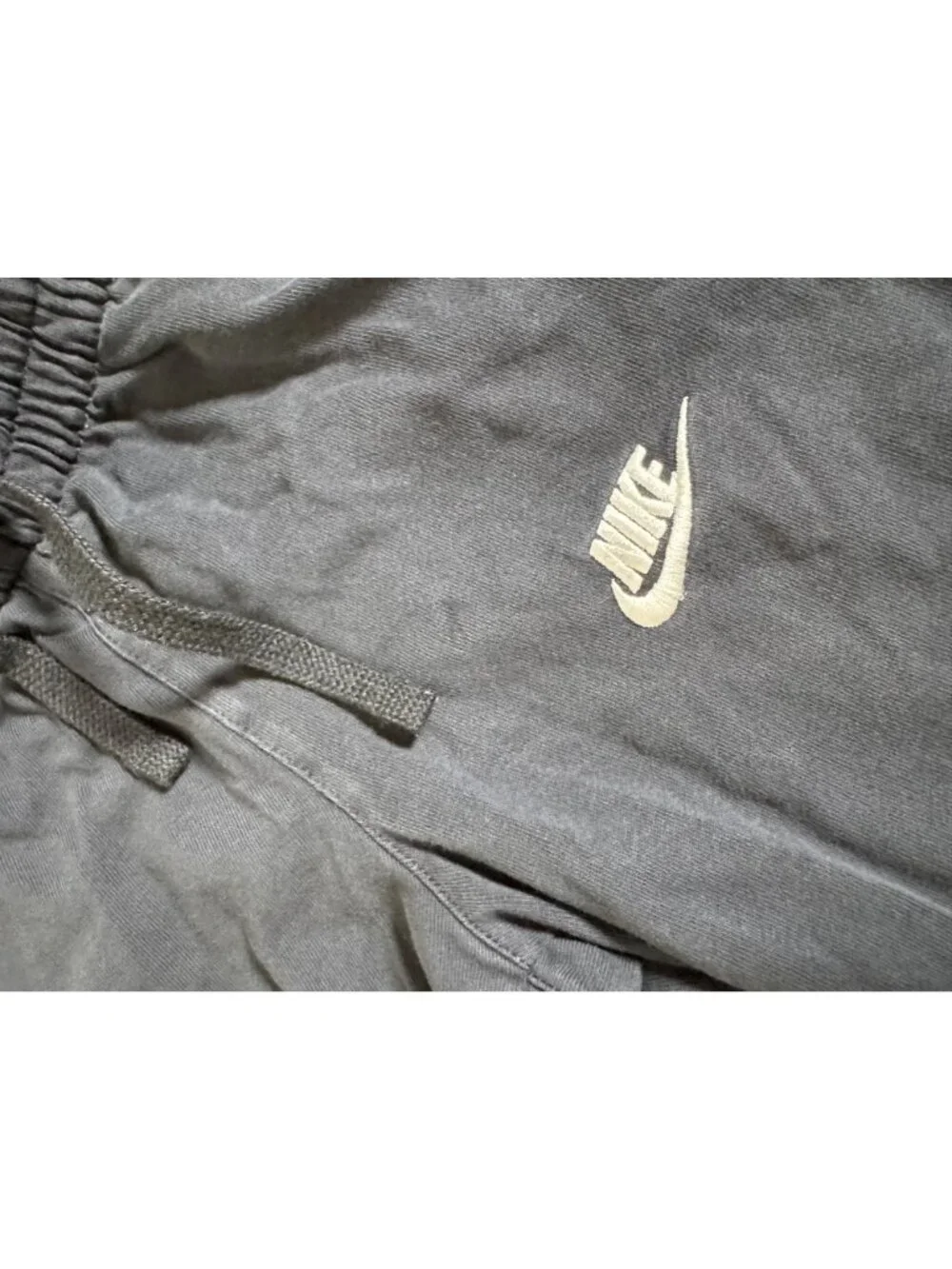 Nike Boys Black Athletic Shorts Kids XS Cotton Logo Embroidered Elastic Waist Dr